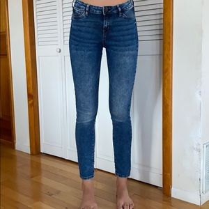 Mid Rise Skinny Jean